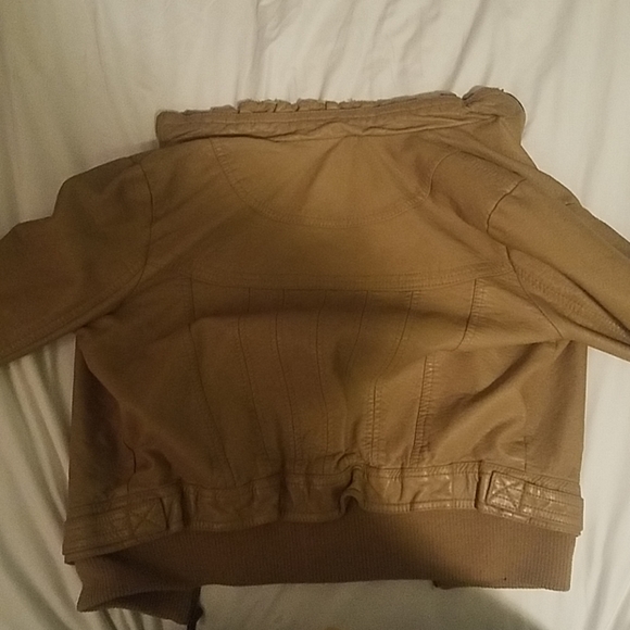 Jacket - Picture 3 of 4